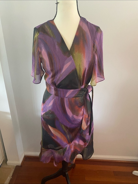 Nicole Miller Dresses & Skirts - Nicole miller size 4 iridescent wrap dress